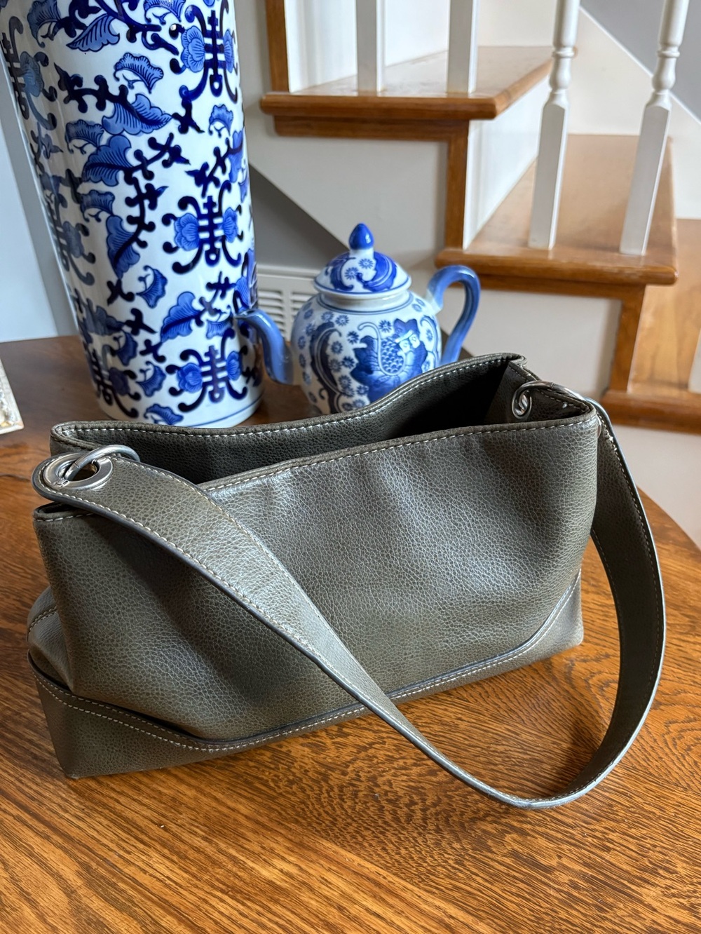 Tommy Hilfiger Shoulder Bag in Olive Green